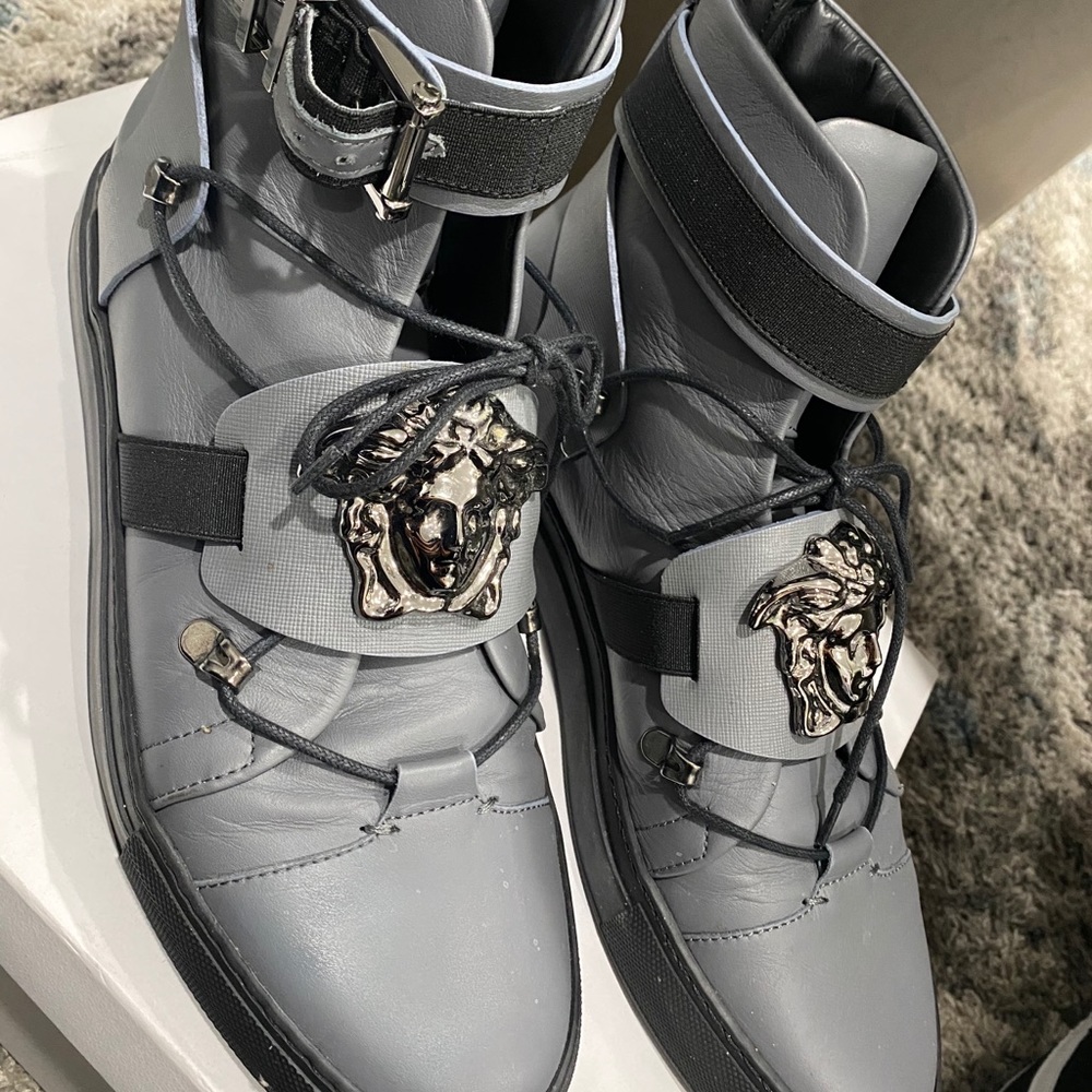 Vesace shoe